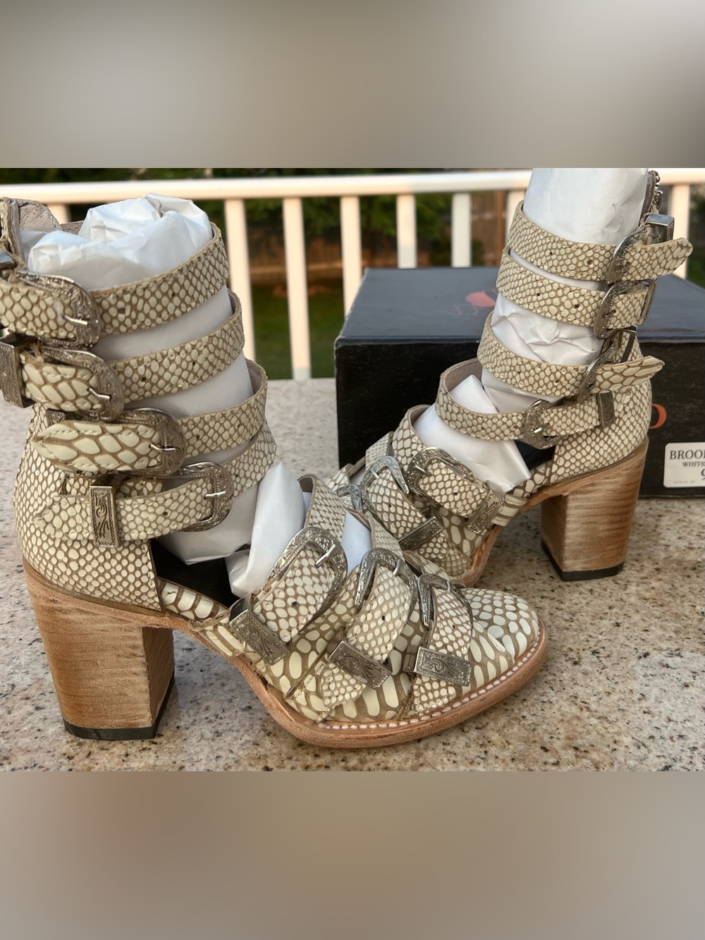 Freebird Brooklyn sandals sz 9